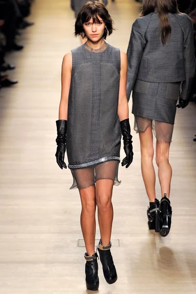 Look 3